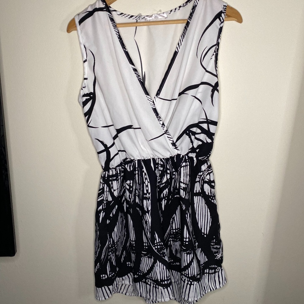 A3 Sleeveless V-neck Romper